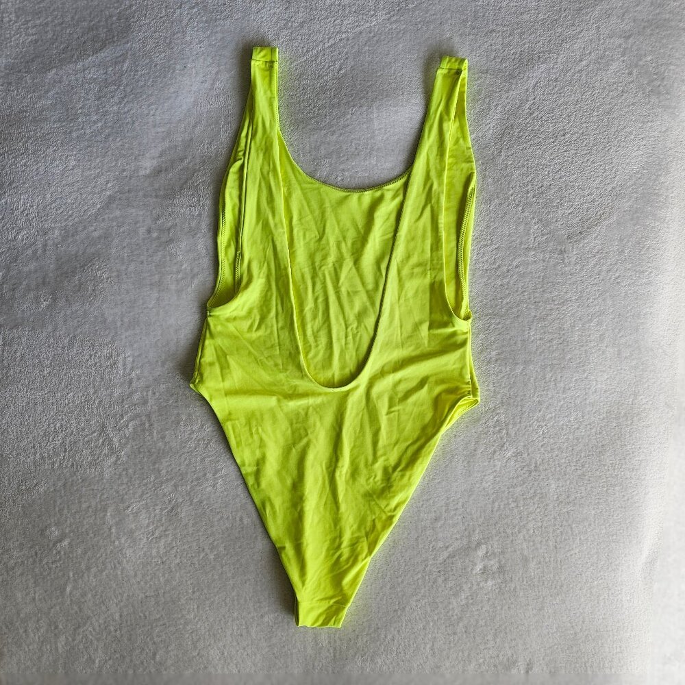 Swimsuits - Picture 3 of 7